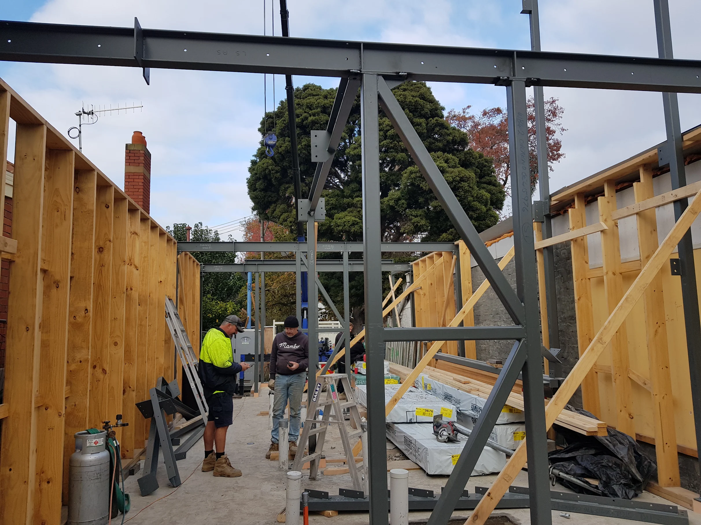 Picture of Melsteel employees being onsite